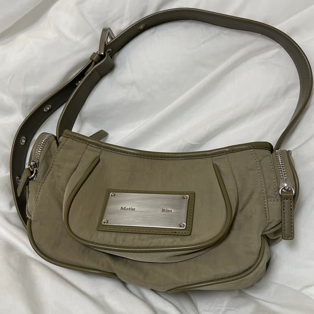 마뗑킴 마들렌 라운드 백 카키