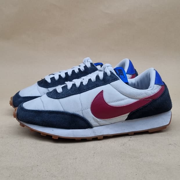 나이키 데이 브레이크 여성스니커즈240 