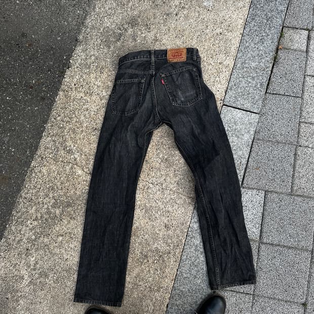 00s Levi’s 505 Black Denim Pants w29