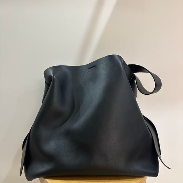 아크네 무수비 라지 L