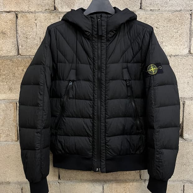 스톤 아일랜드 Opaque 나일론 다운 자켓