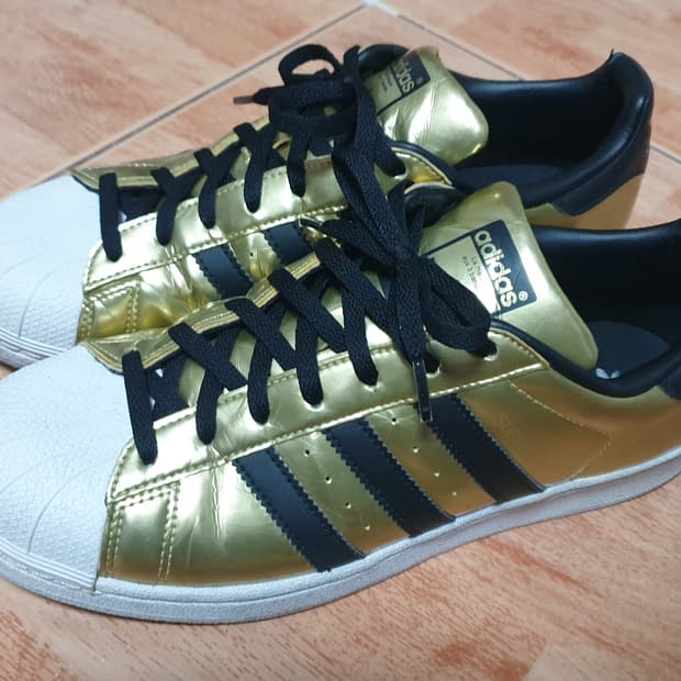 아디다스 슈퍼스타 골드블랙 265
