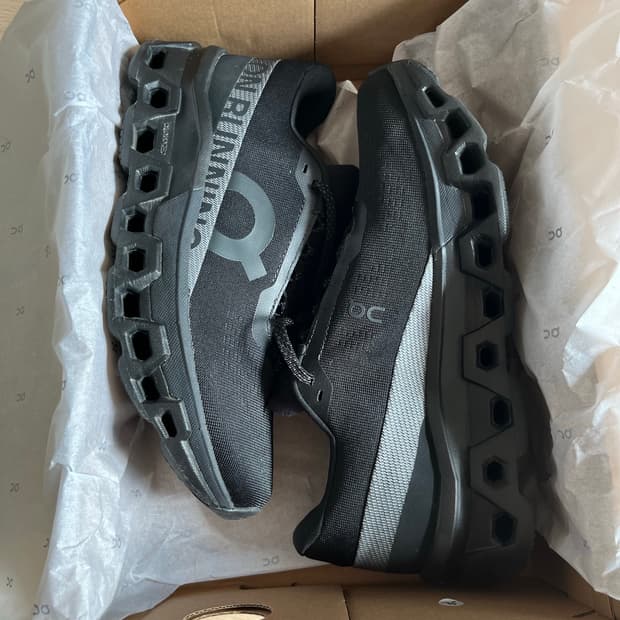 온러닝 클라우드몬스터2 블랙 270