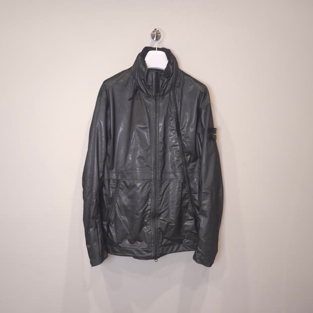 [중고/정품] 스톤아일랜드 메탈릭 런 프루프 나일론 봄버 자켓 L