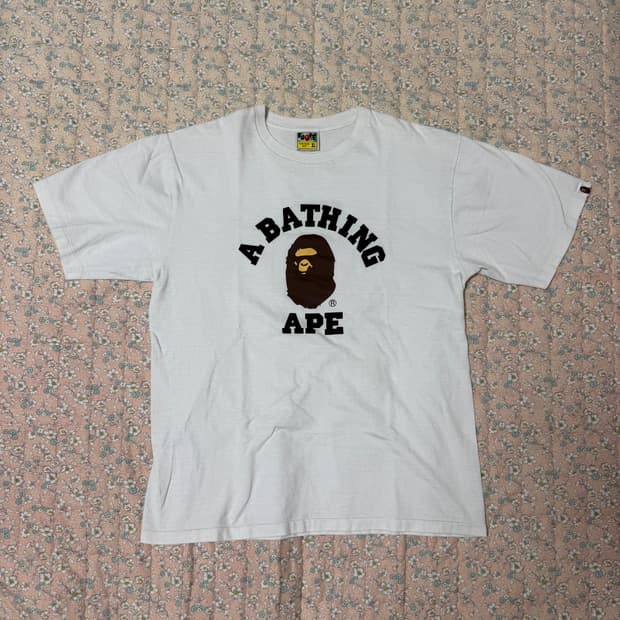 베이프 컬리지 티셔츠 화이트 XL