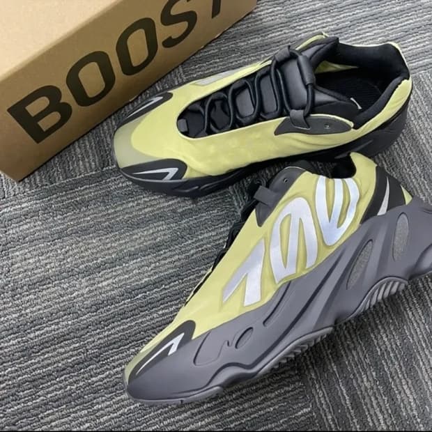 280)아디다스 이지 부스트 700 MNVN 레진