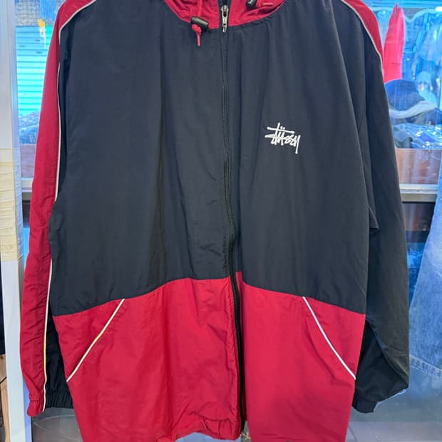 스투시 기어 검빨 배색 바람막이