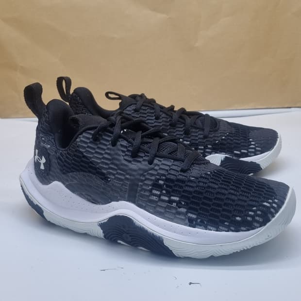 언더아머 스펀3 블랙 농구화 250.