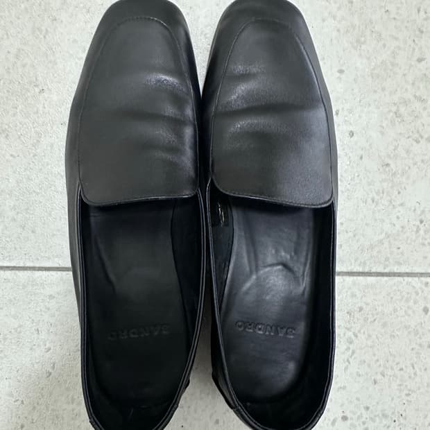 SANDRO 산드로 블랙 레더 슬입온/로퍼