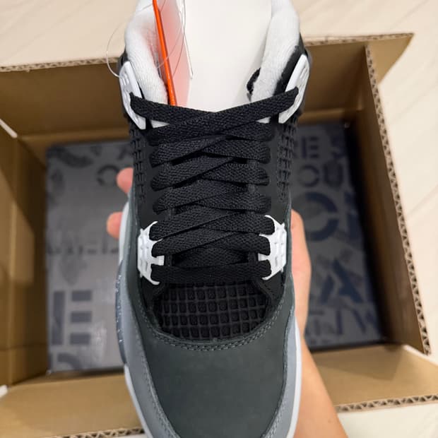 [260]조던4 피어 새상품