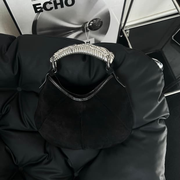 입생로랑 몸바사 숄더백