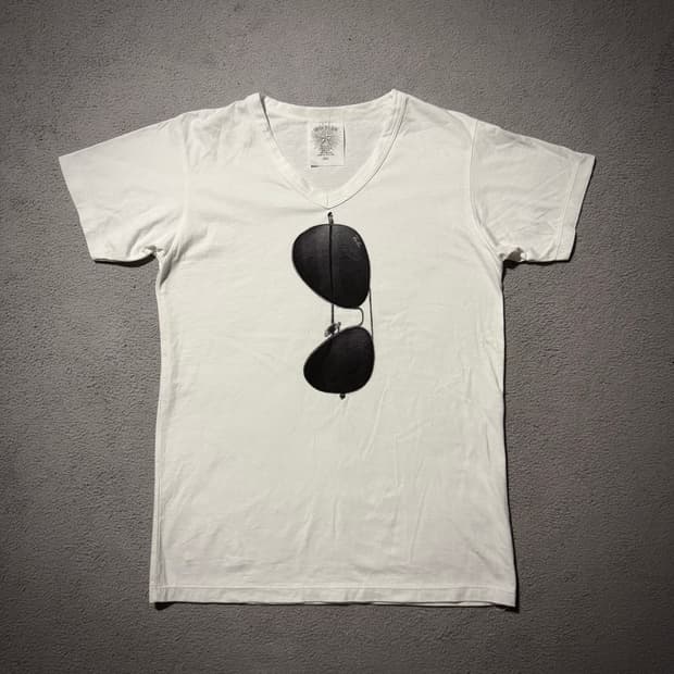 Vintage sunglasses print t shirt