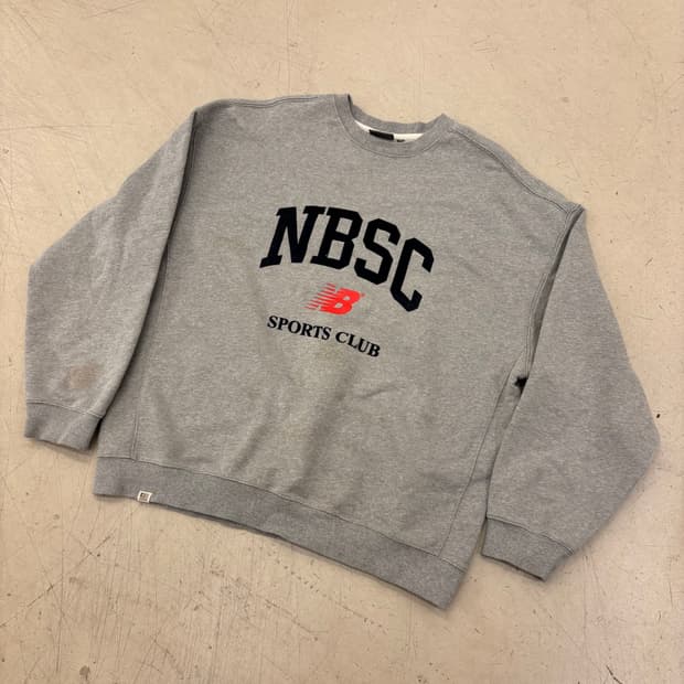 뉴발란스 스포츠 클럽 빅로고 맨투맨