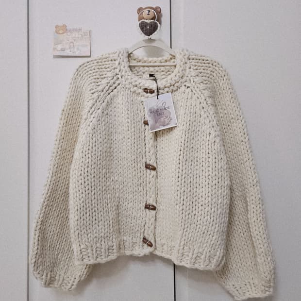 [새상품] 아이보리 핸드메이드 니트 가디건 스웨터