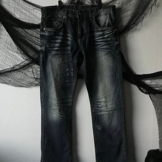 Washing denim jean