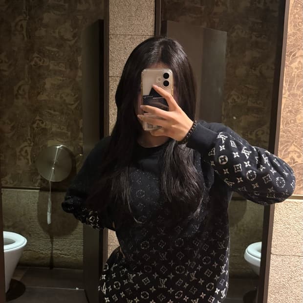 루이비통 그라디언트 맨투맨