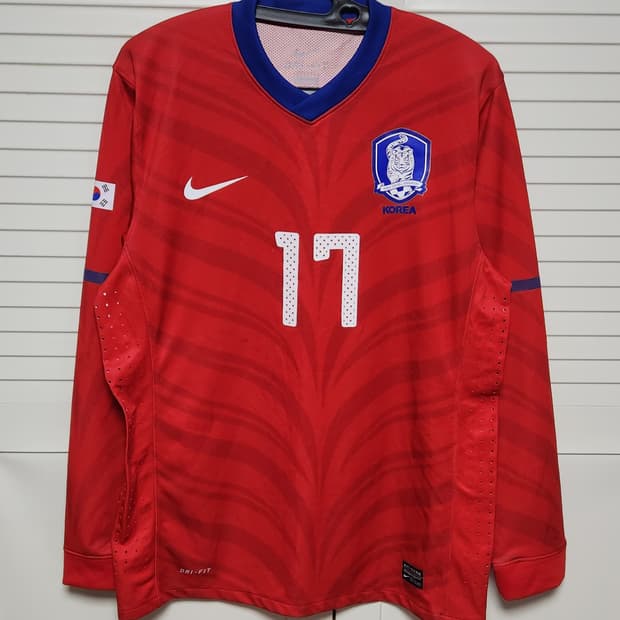 10-12 대한민국 홈 지급용 나이키 유니폼 긴팔 No.17 이청용