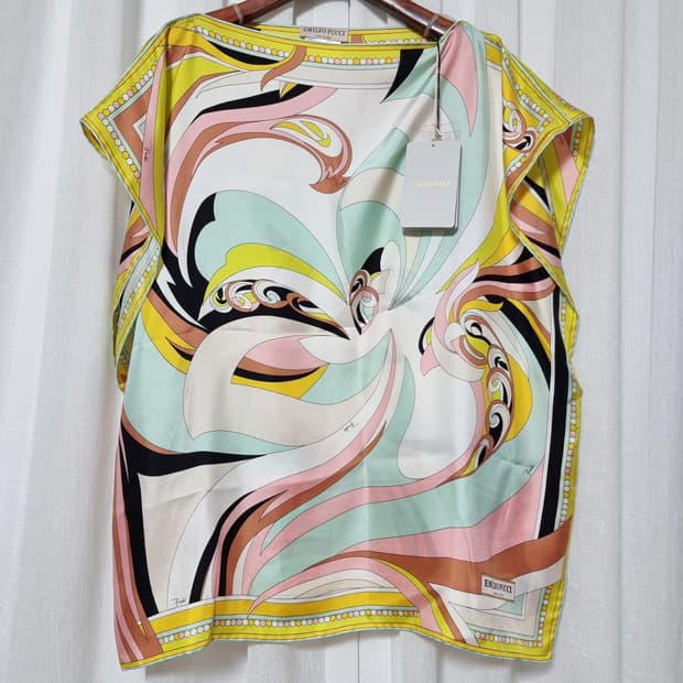 에밀리오푸치 실크100% 블라우스 (프리사이즈) 택달린 새상품