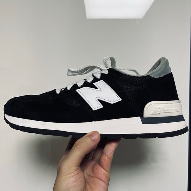 뉴발란스 990v1 블랙 260