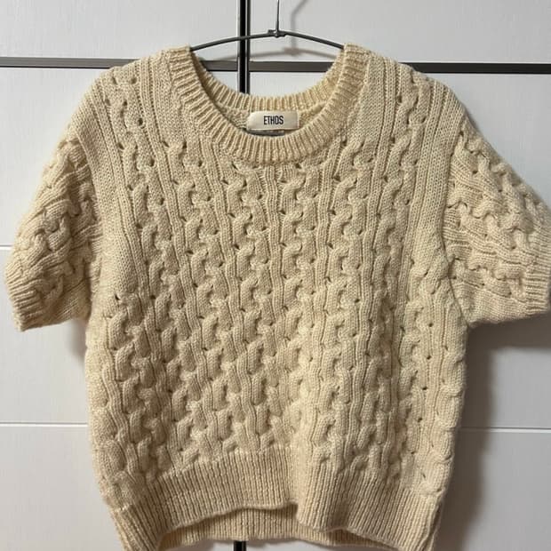 에토스 롤 반팔니트