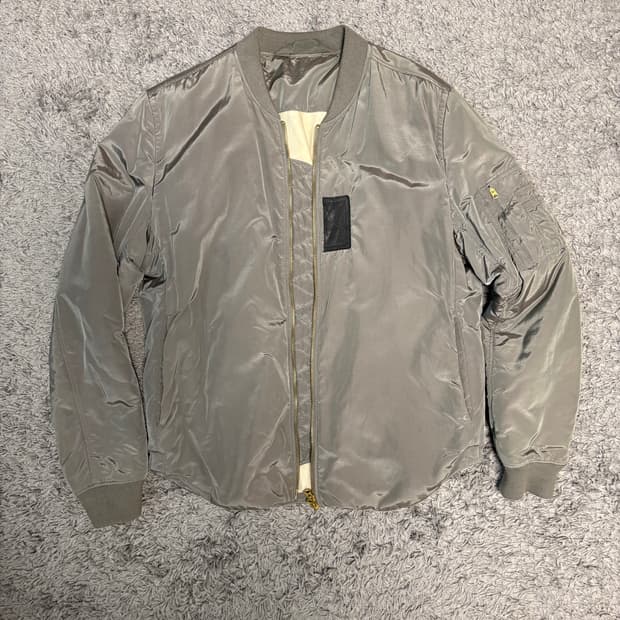 아크네 ma-1 자켓 52 사이즈