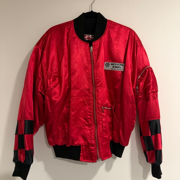 미치코 코시노 런던의 'MOTOR KING' 나일론 봄버 재킷