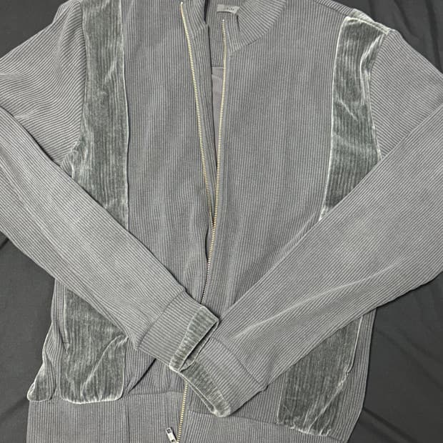 xlim ep.5 grey 저지 2사이즈 판매합니다