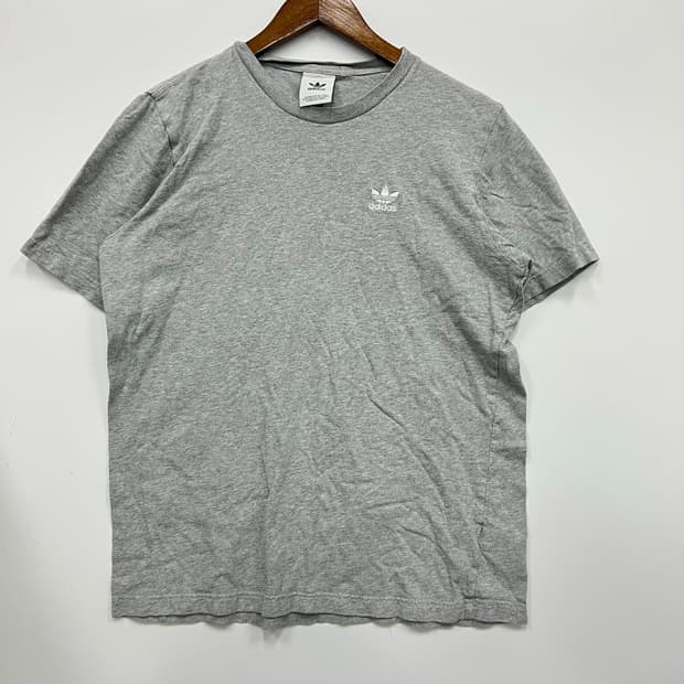 아디다스 그레이 반팔티 