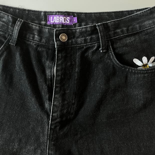 LABROS 블랙 데이지 진