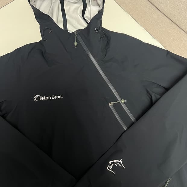 XL 티톤브로스 츠루기 블랙