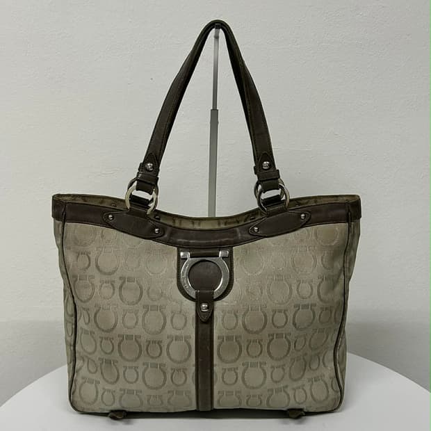 살바토레 페라가모 간치니 자가드 토트백 숄더백