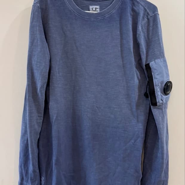 cp컴퍼니 피그맨트 렌즈 롱슬리브 맨투맨 