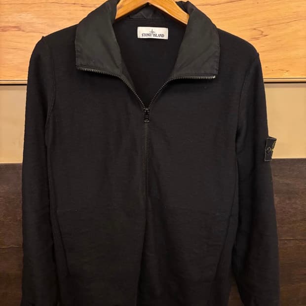 스톤아일랜드 집업 니트