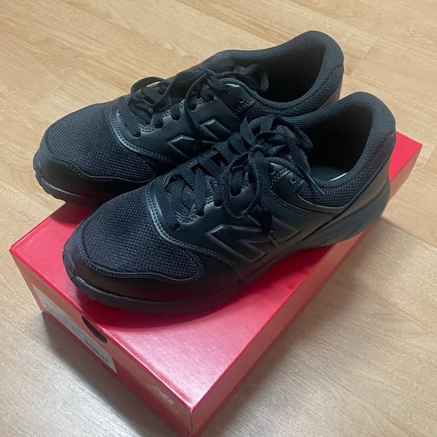 뉴발란스 550 워킹화 260 4E