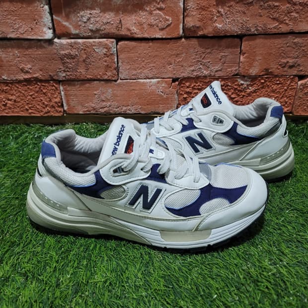 뉴발란스 992  MADE IN USA 화이트 네이비 275
