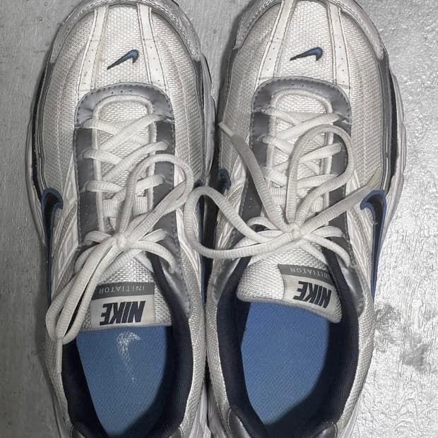 나이키 이니시에이터 화이트 옵시디언 메탈릭 쿨 그레이 260(세탁X) 나