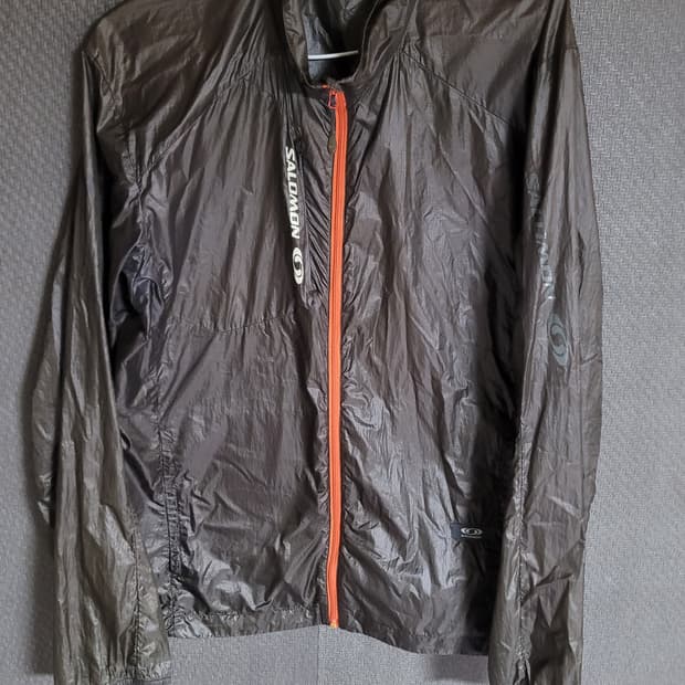 살로몬 바람막이