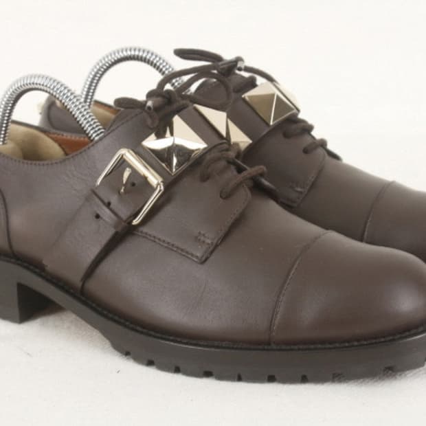 Valentino 스터드 더비슈즈