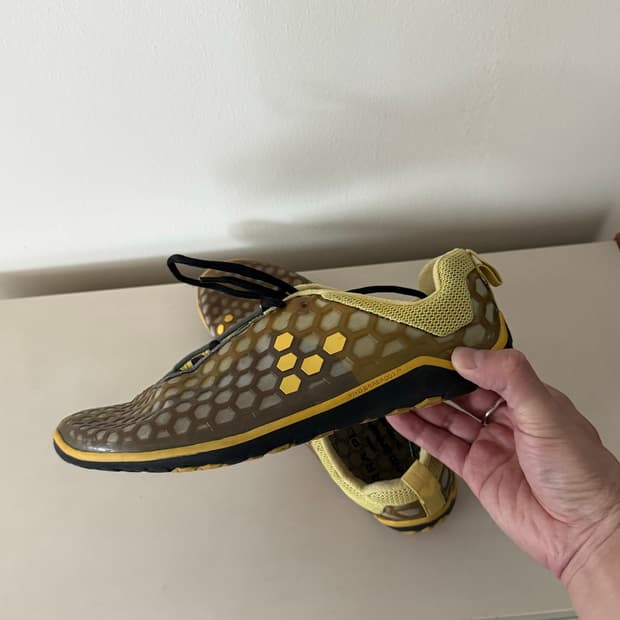 Vivobarefoot Terra Plana Evo (250size)
