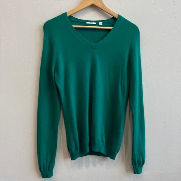 유니클로 캐시미어100% 브이넥 니트 우먼즈