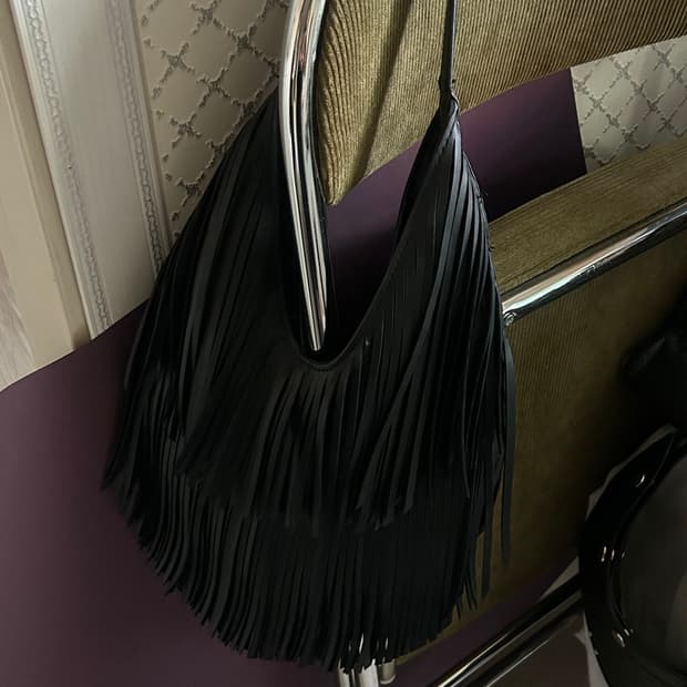 자라 태슬 숄더백