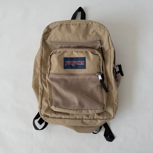 잔스포츠(JANSPORT) 베이지 백팩