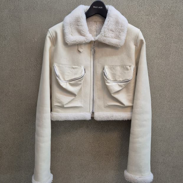 Pale Jade 페일제이드 포켓 셔링 무스탕 자켓 (아이보리)