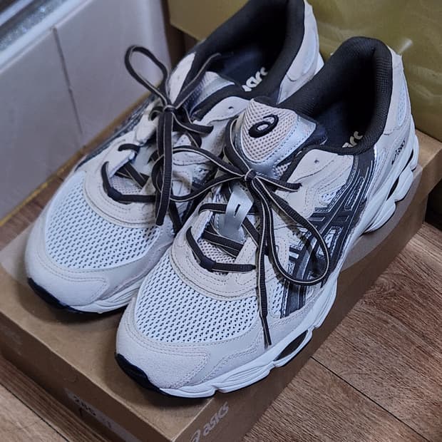 아식스 GEL-NYC BEIGE/PURE SILVER 285 새상품