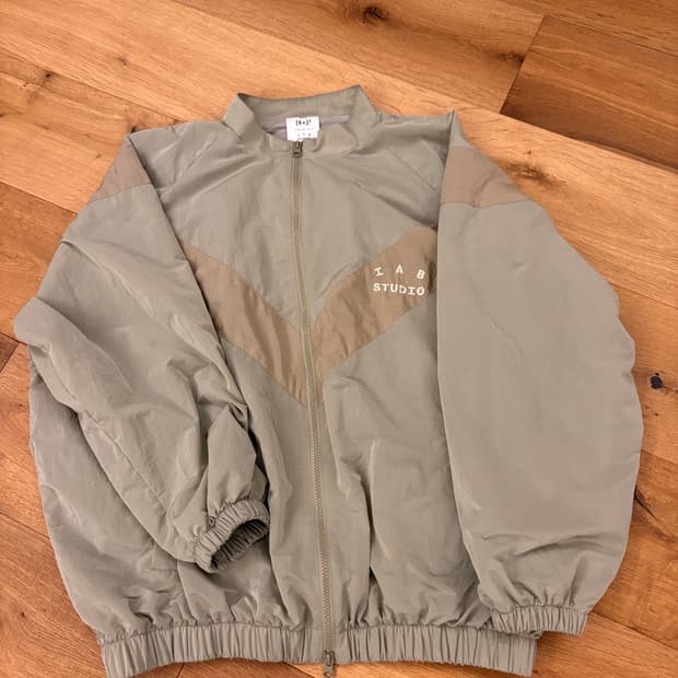 IAB Studio D.P. 바람막이 XL