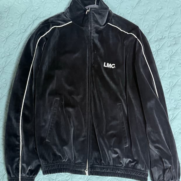 LMC VELOUR TRACK TOP black 벨루어  트랙탑