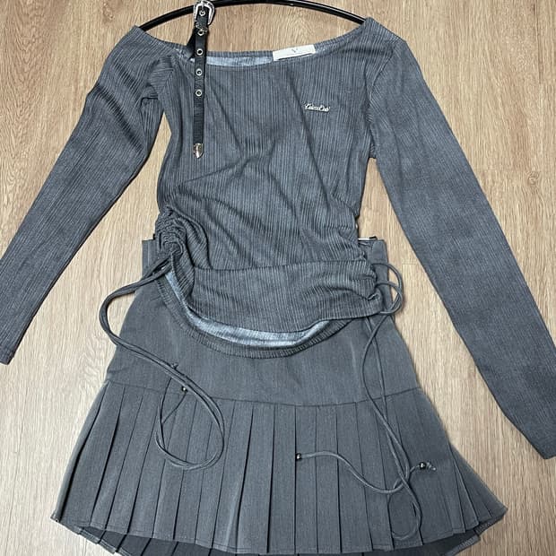 프레피룩 세트 원숄더 셔링 차콜 투피스 테니스 치마