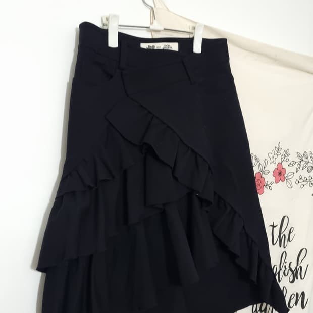 LUCKY CHOUETTE 모100 프릴 랩 스커트