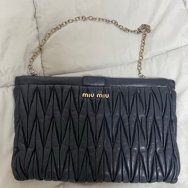 미우미우 클러치 숄더백