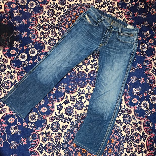 디젤(DIESEL) in Italy 패덤 스페셜 레귤러 스트레이트핏 데님